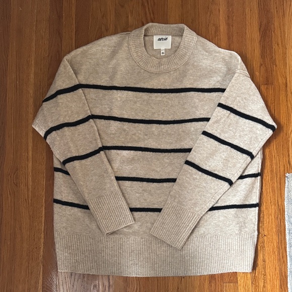 aerie Sweaters - Aerie women’s oversized Striped Sweater